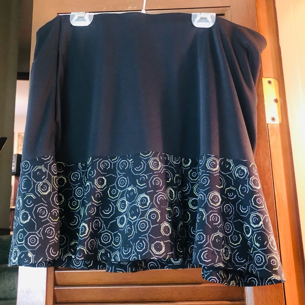 Black skirt